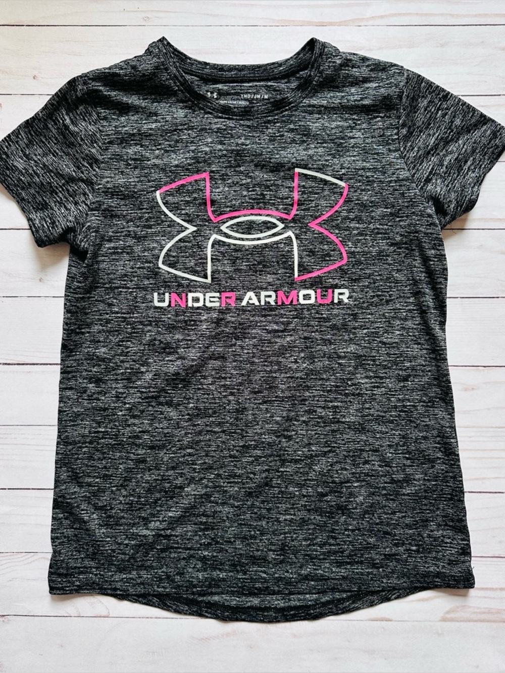 Girls Under Armour Logo T (size M)